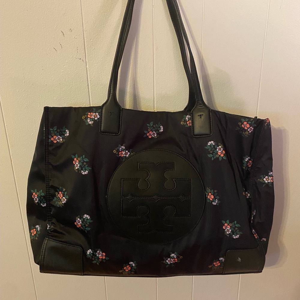 Practically new Tory Burch bag. Only carried one time
